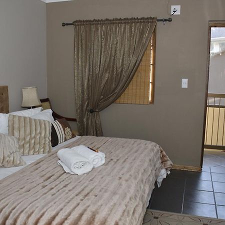 Two Bells Guest House Bloemfontein Exteriér fotografie
