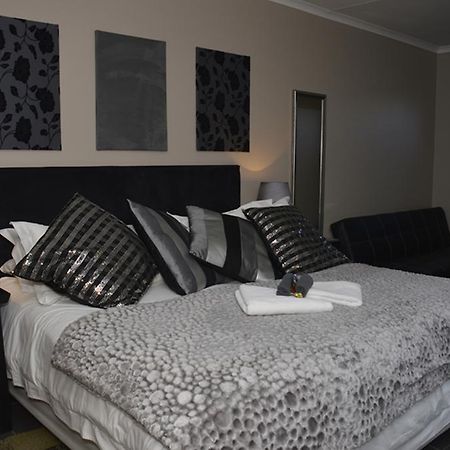 Two Bells Guest House Bloemfontein Exteriér fotografie