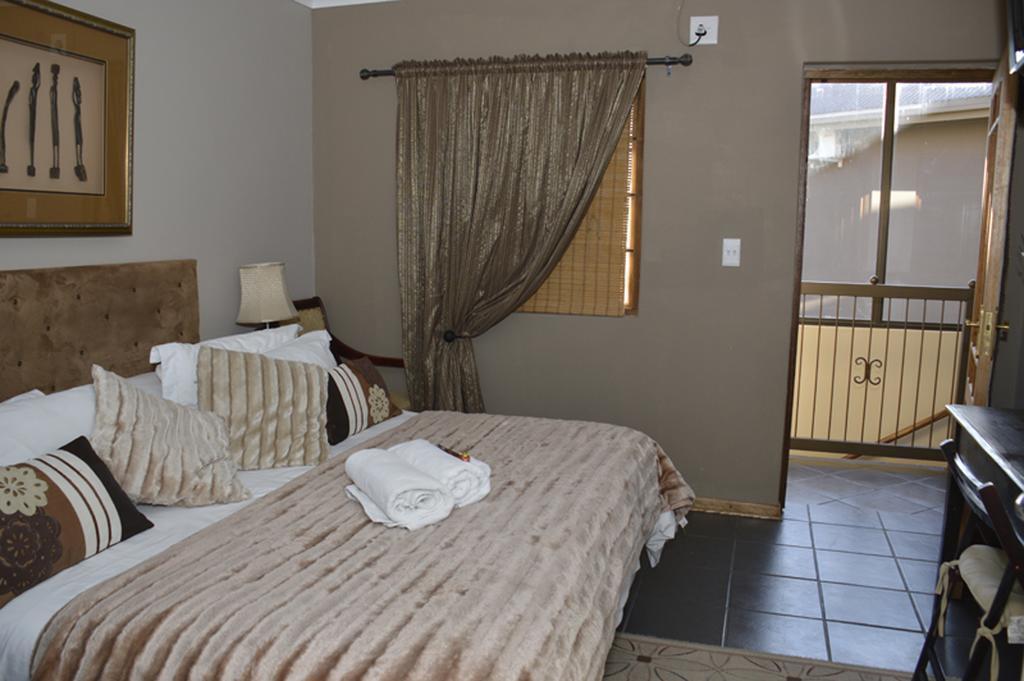 Two Bells Guest House Bloemfontein Exteriér fotografie